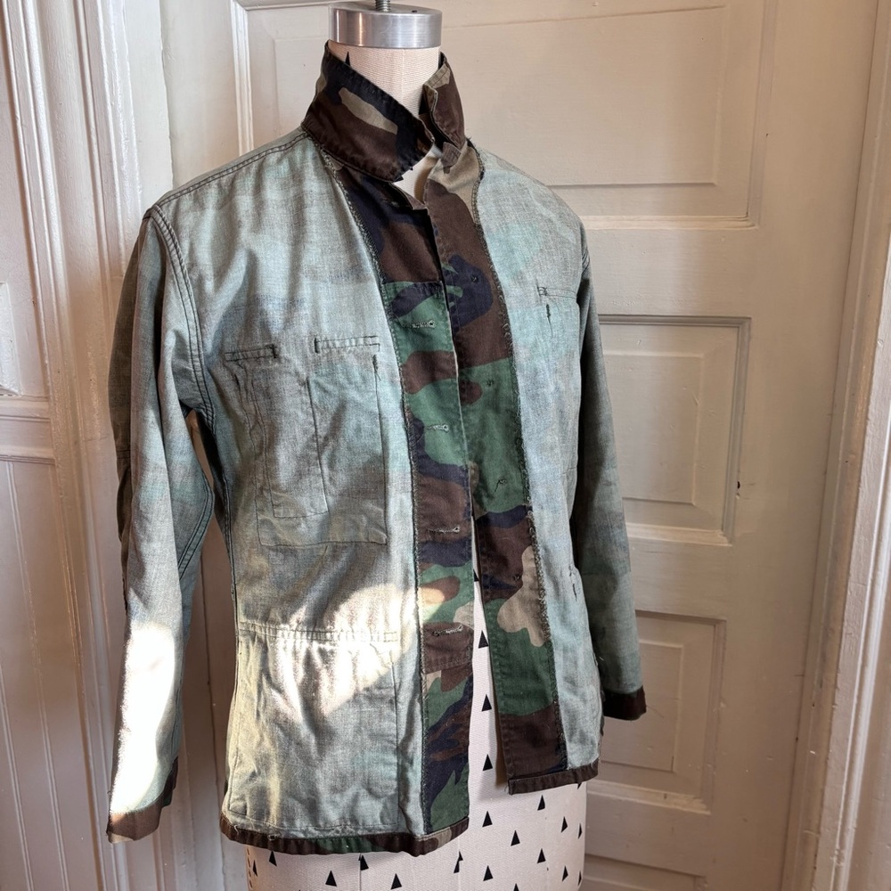 Vintage US ARMY issued
Woodland Camouflage Coat
Size Small - Picture 13 of 14